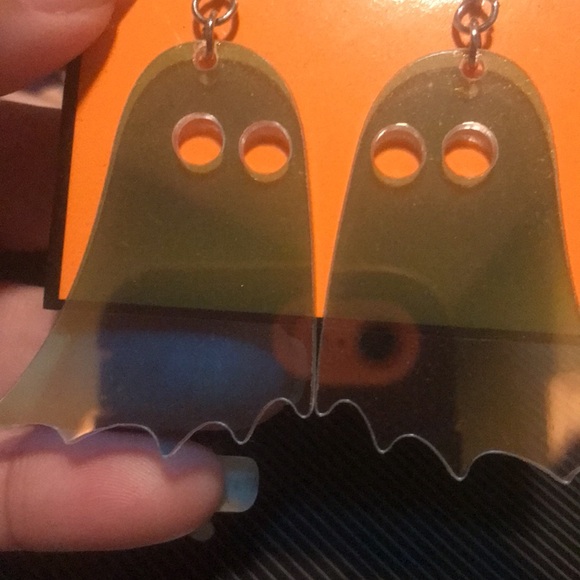 Earrings Earrings - Picture 2 of 2